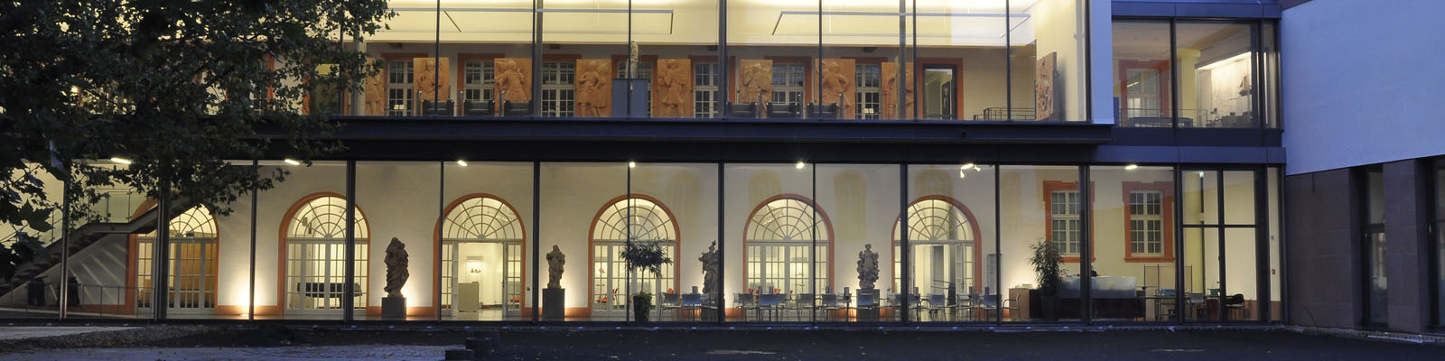 Landesmuseum Mainz, Arkadenansicht vom Innenhof